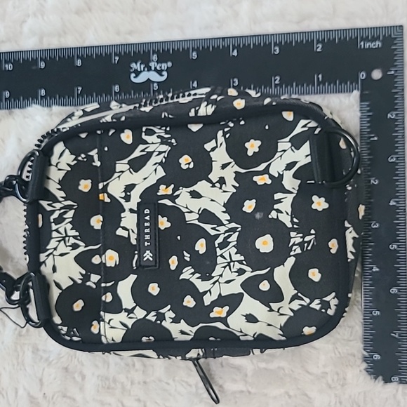Thread Black and White Floral Crossbody Bag - Picture 7 of 7